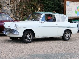 FORD ANGLIA 105E 